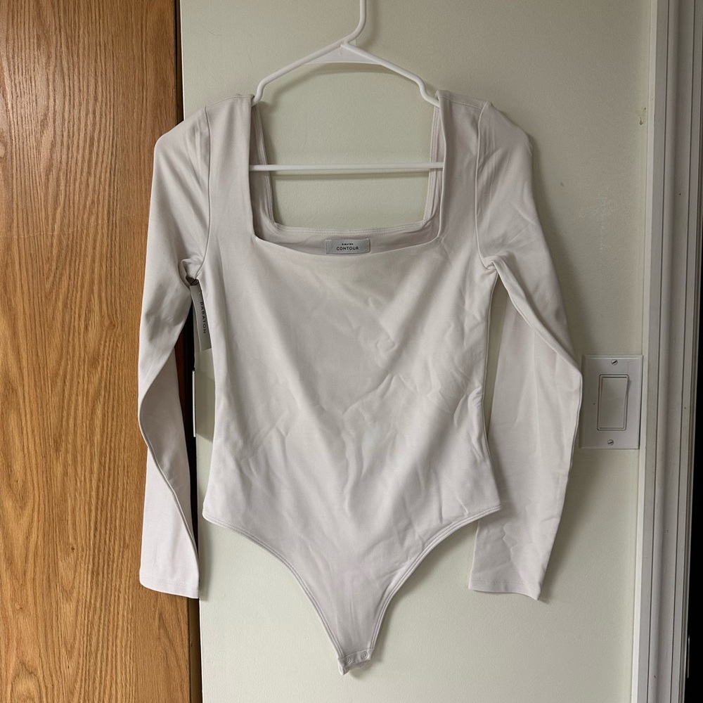 Aritzia Babaton Contour Squareneck Longsleeve Bodysuit